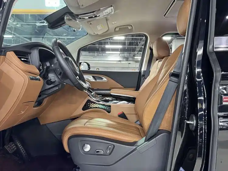 Hongqi Hongqi HQ9 PHEV — миниатюра 8