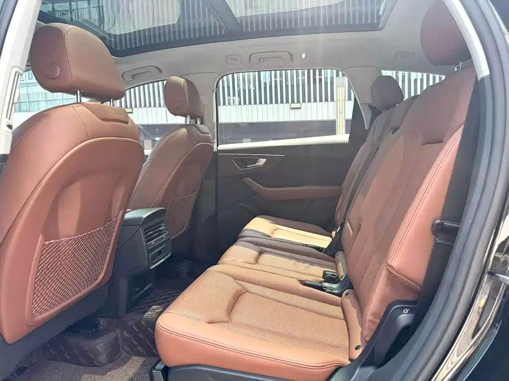 Audi Q7 — миниатюра 5