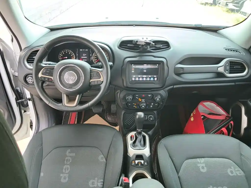Jeep Renegade — миниатюра 10