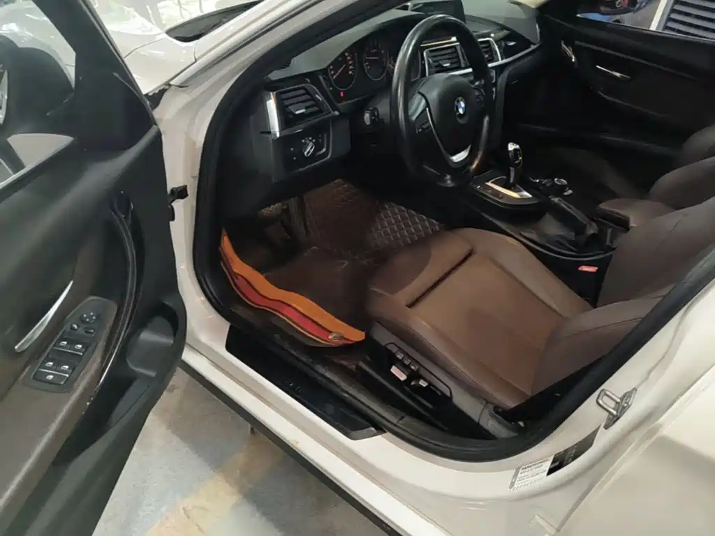 BMW 3 Series — миниатюра 16