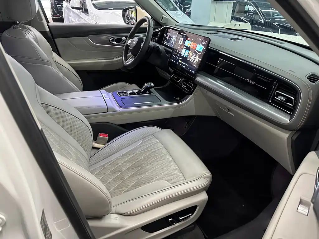 GAC GS8 2022 2.0TGDI Premium （ мест）