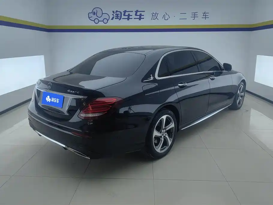 MERCEDES-BENZ E CLASS