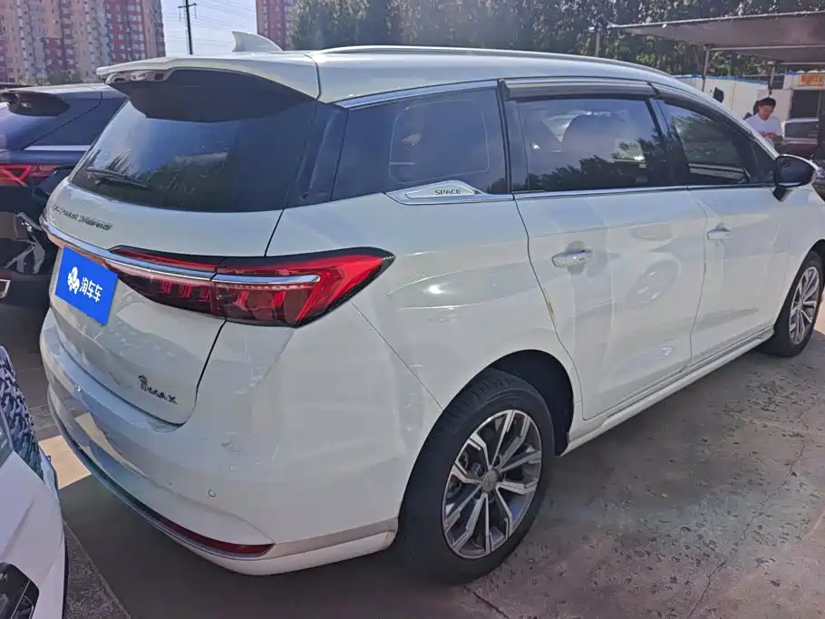 BYD MAX — миниатюра 3