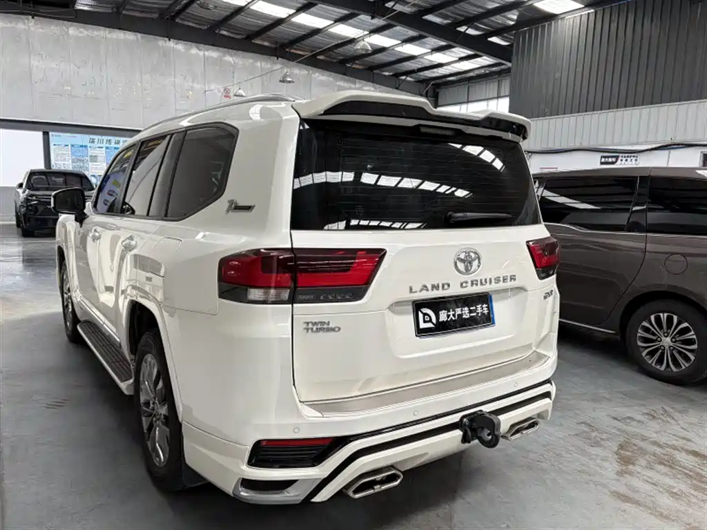 Toyota Land Cruiser — миниатюра 7