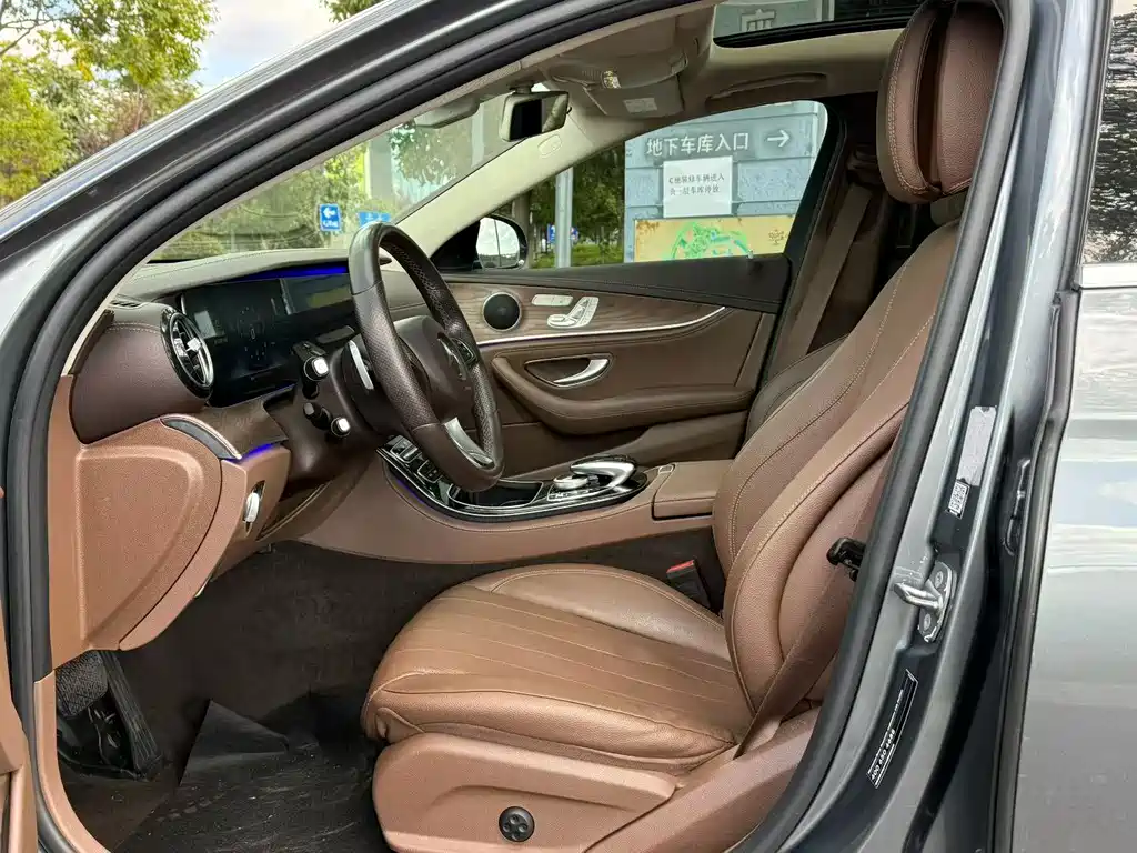 Mercedes-Benz E-Class — миниатюра 4