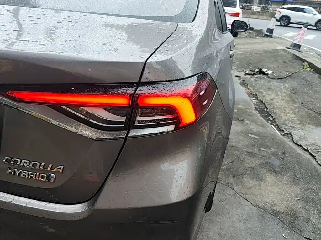 Toyota Corolla — миниатюра 8