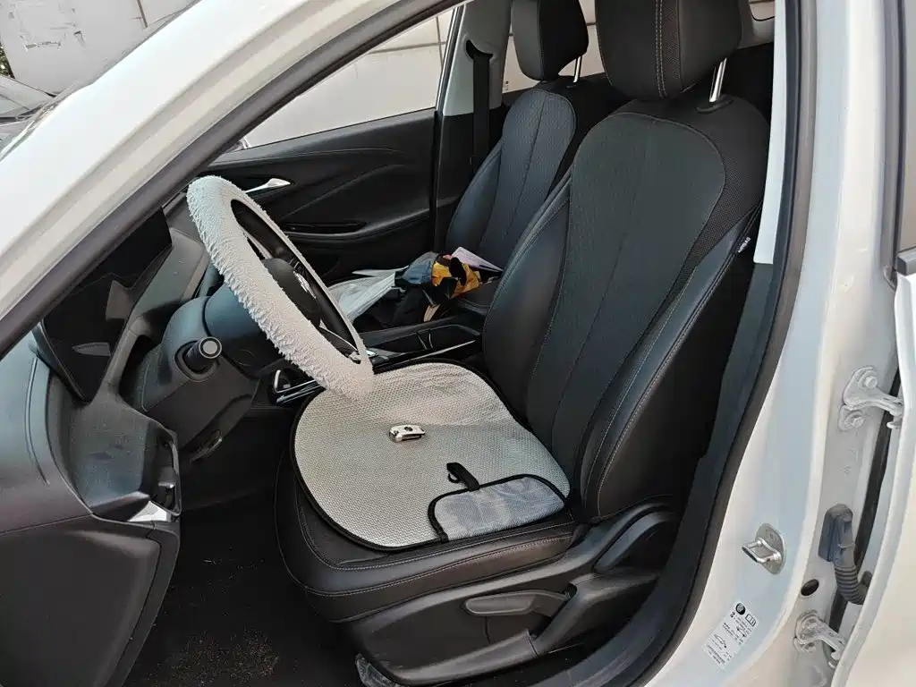 Buick Verano — миниатюра 11