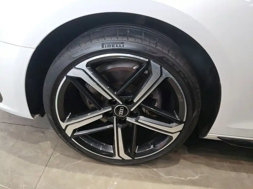 Audi A4L — миниатюра 23