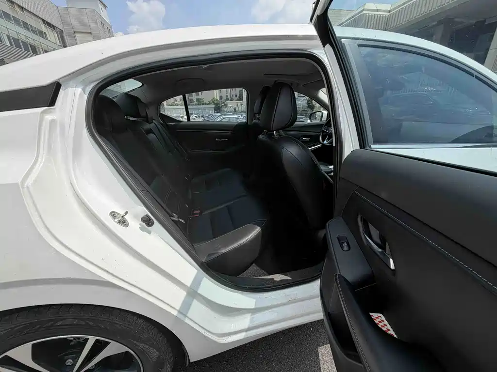 Nissan Sylphy — миниатюра 13