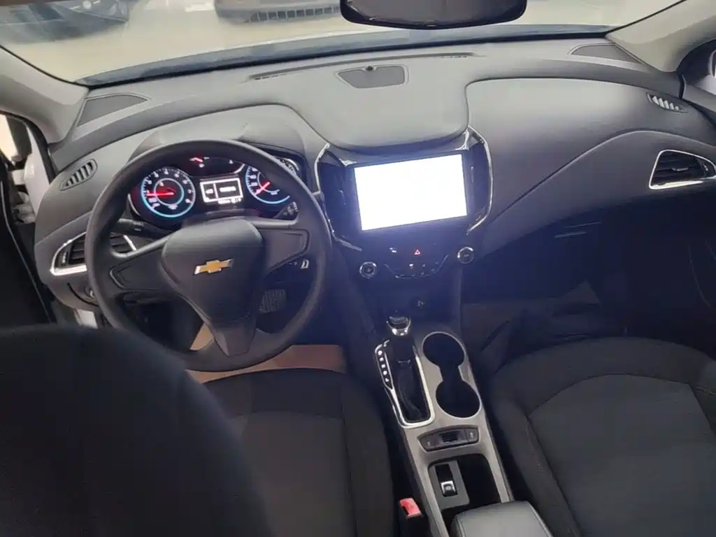 Chevrolet Cruze — миниатюра 10