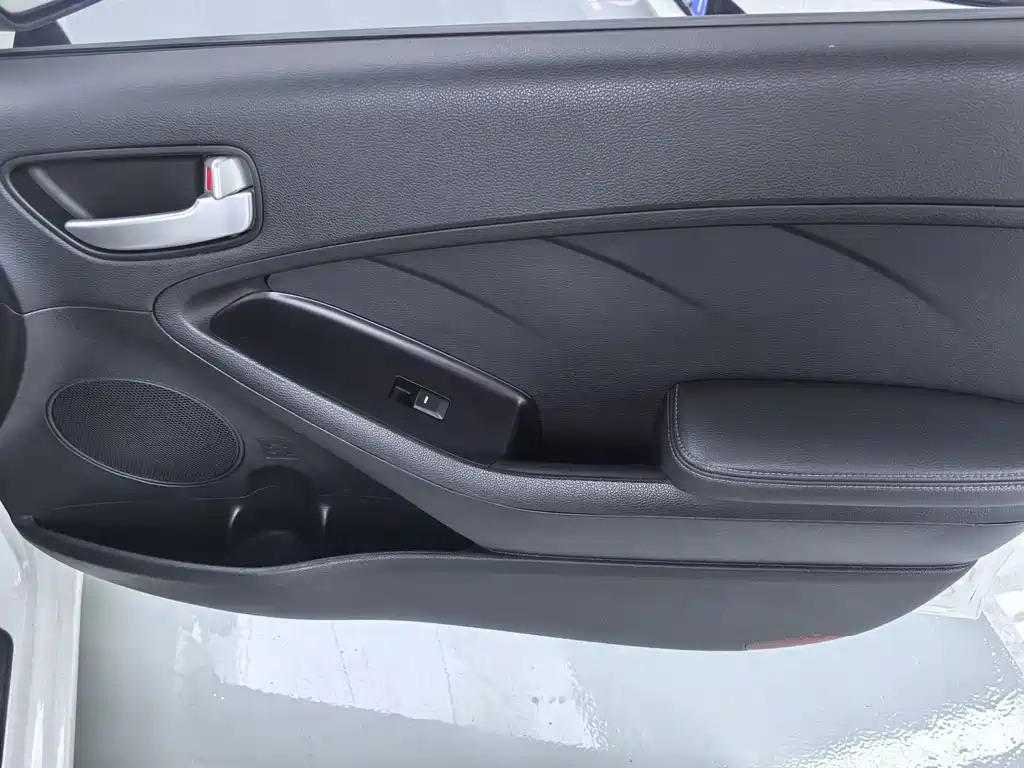 Kia K3 — миниатюра 13