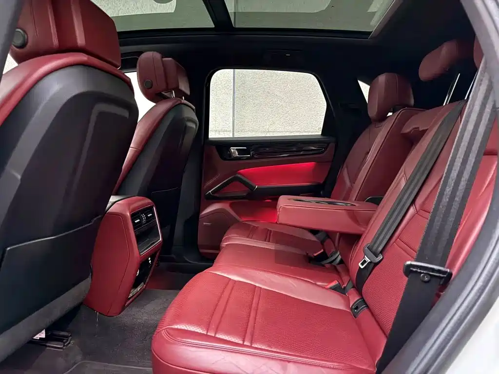 Porsche Cayenne — миниатюра 4