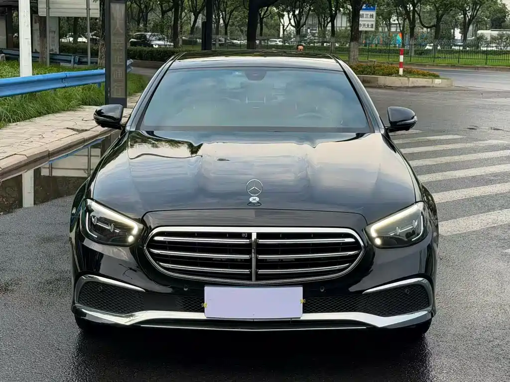 Mercedes-Benz E-Class — миниатюра 2