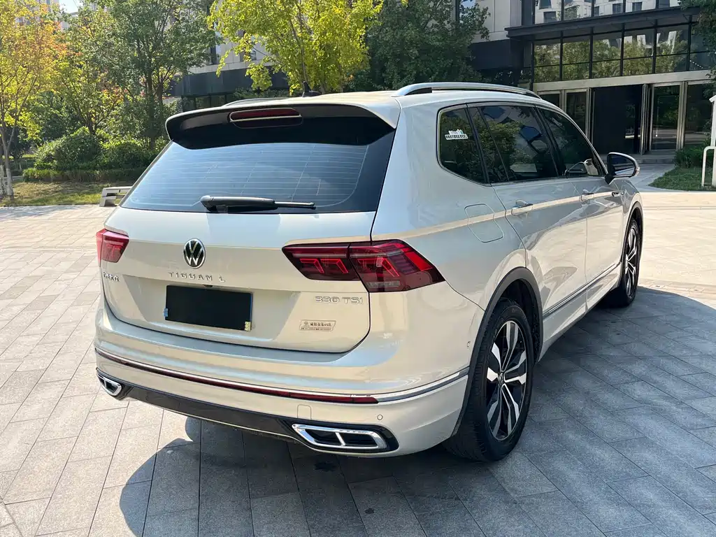 Volkswagen Tiguan L — миниатюра 4