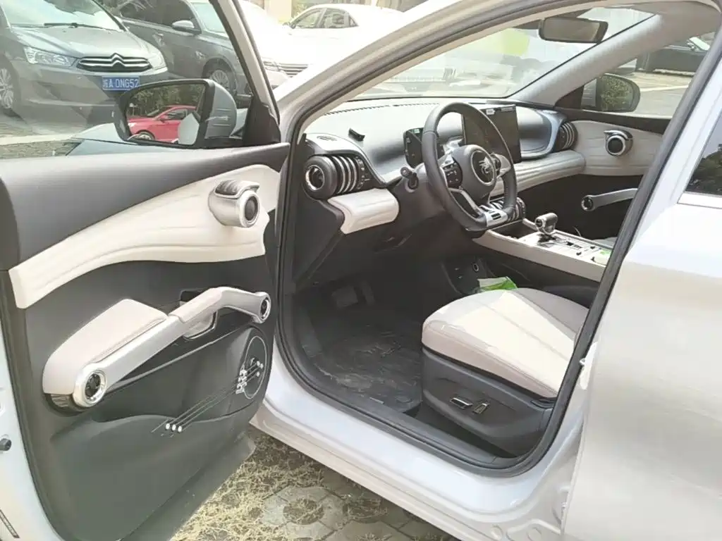 BYD Yuan Plus — миниатюра 16