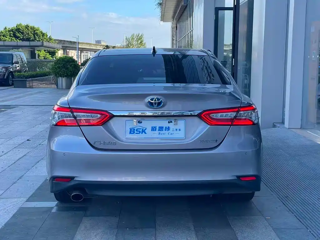 Toyota Camry — миниатюра 4