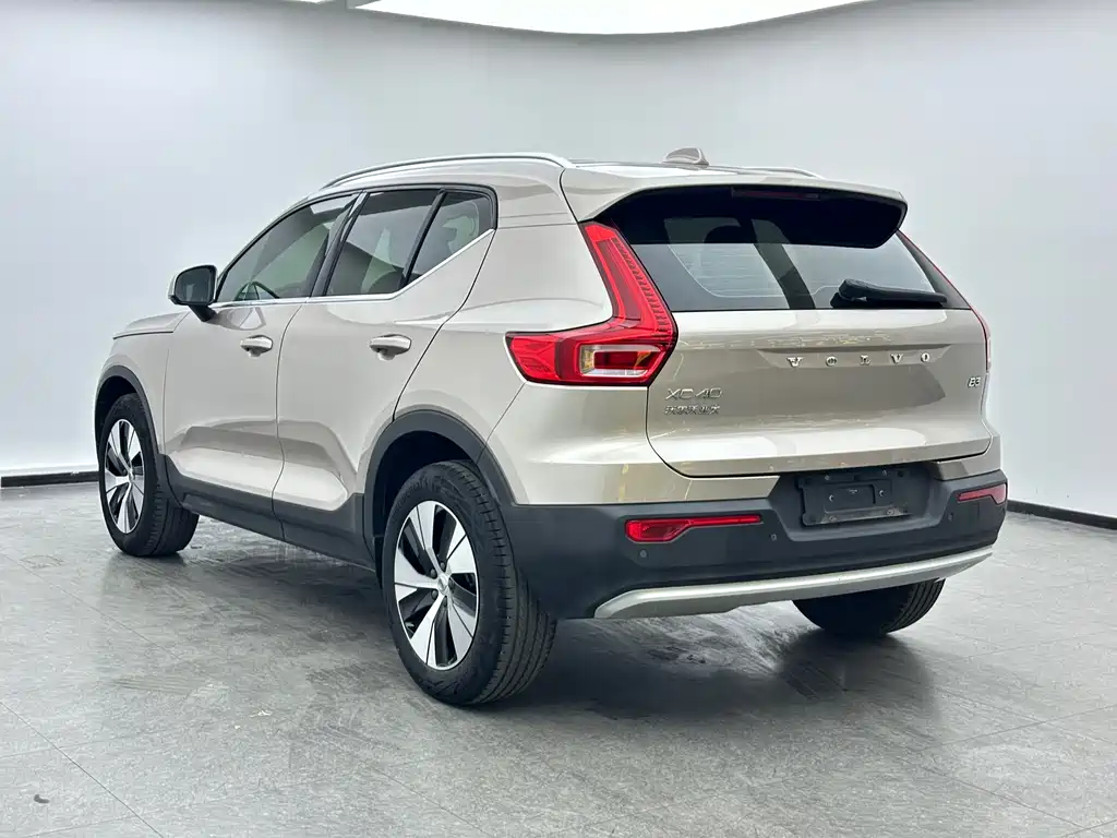 Volvo XC40 2023 B3 Luxury