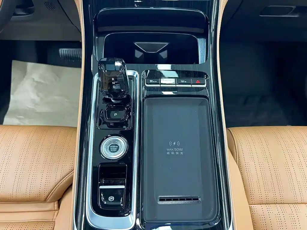 Geely Boyue L — миниатюра 15