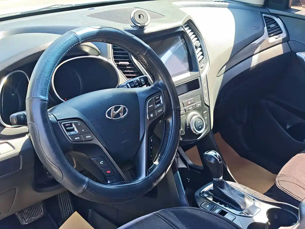Hyundai Santa Fe — миниатюра 9