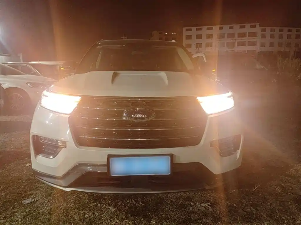 Ford Explorer — миниатюра 3