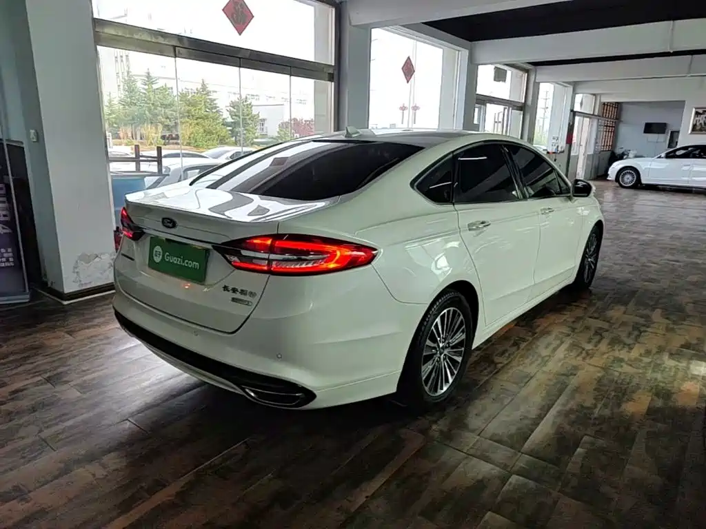 Ford Mondeo — миниатюра 7