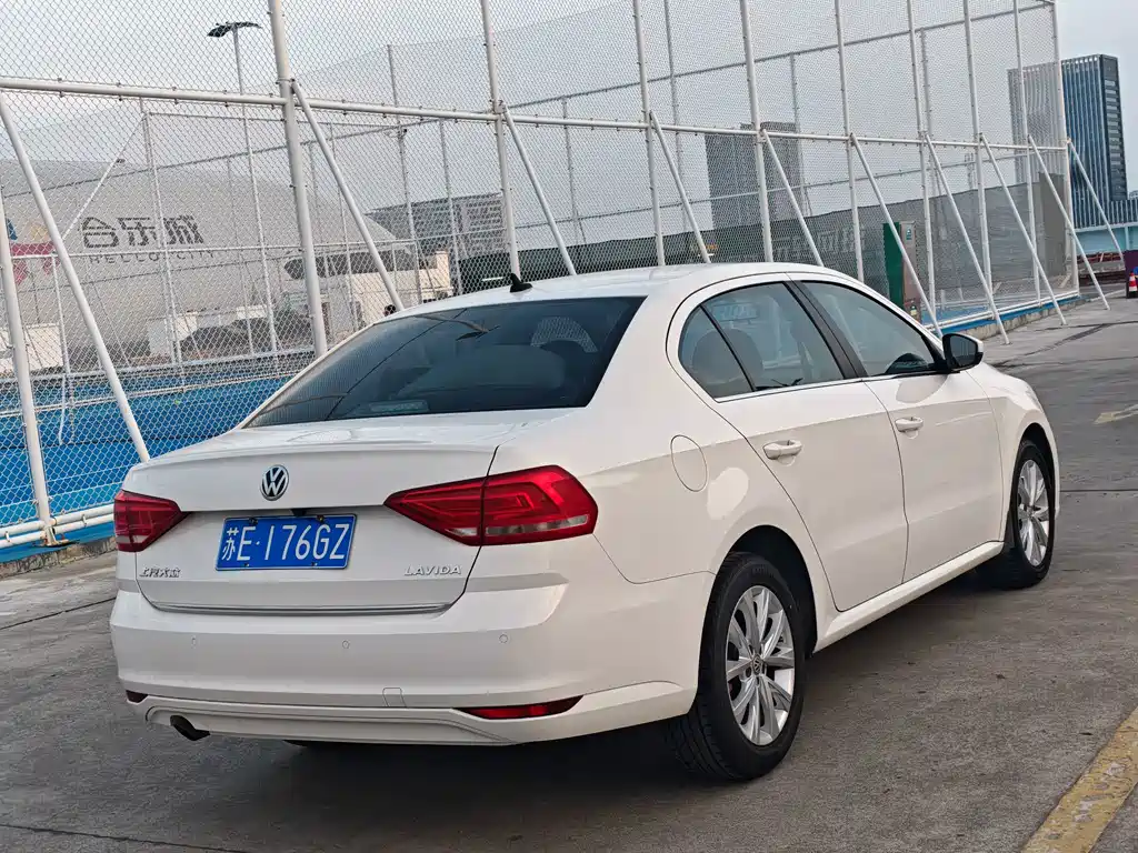 Volkswagen Lavida — миниатюра 5
