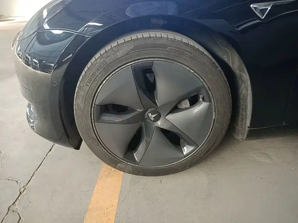 Tesla Model 3 — миниатюра 23