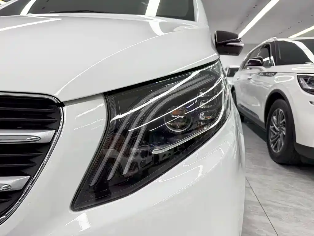 Mercedes-Benz V-Class — миниатюра 31