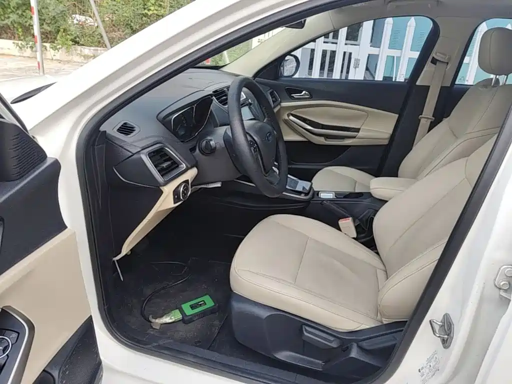 Ford Escort — миниатюра 16