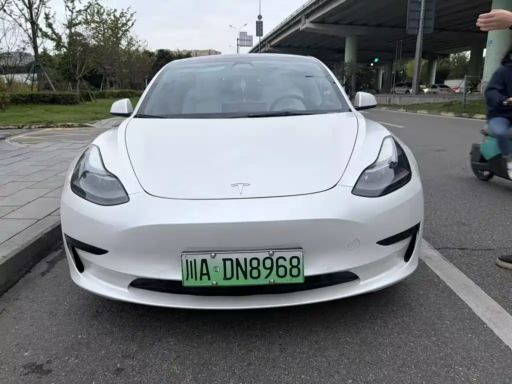 Tesla Model 3 — миниатюра 2