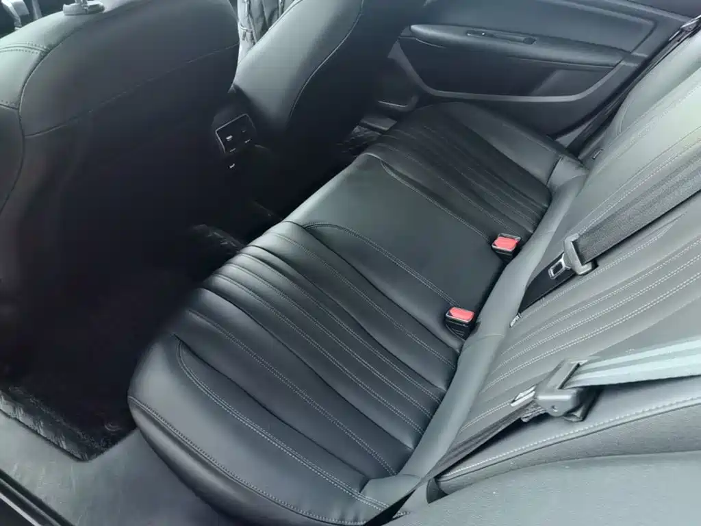 Peugeot 408 — миниатюра 17