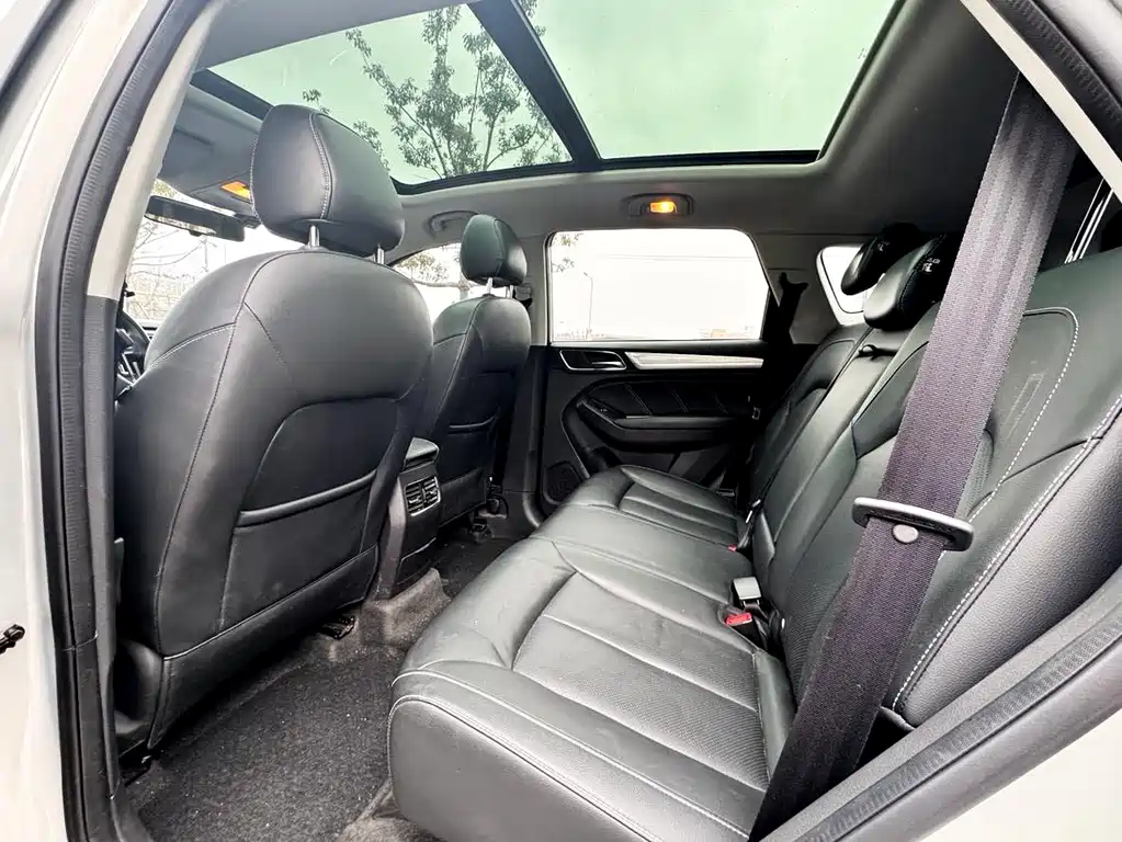 ROEWE RX5 NEW ENERGY