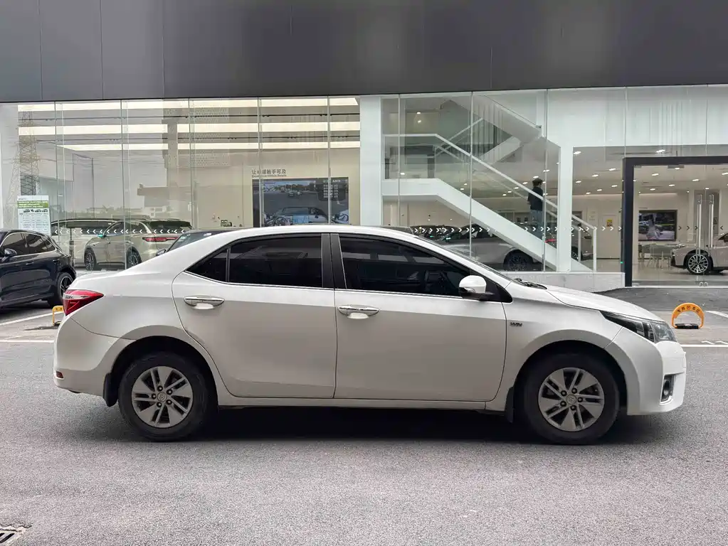 Toyota Corolla — миниатюра 5