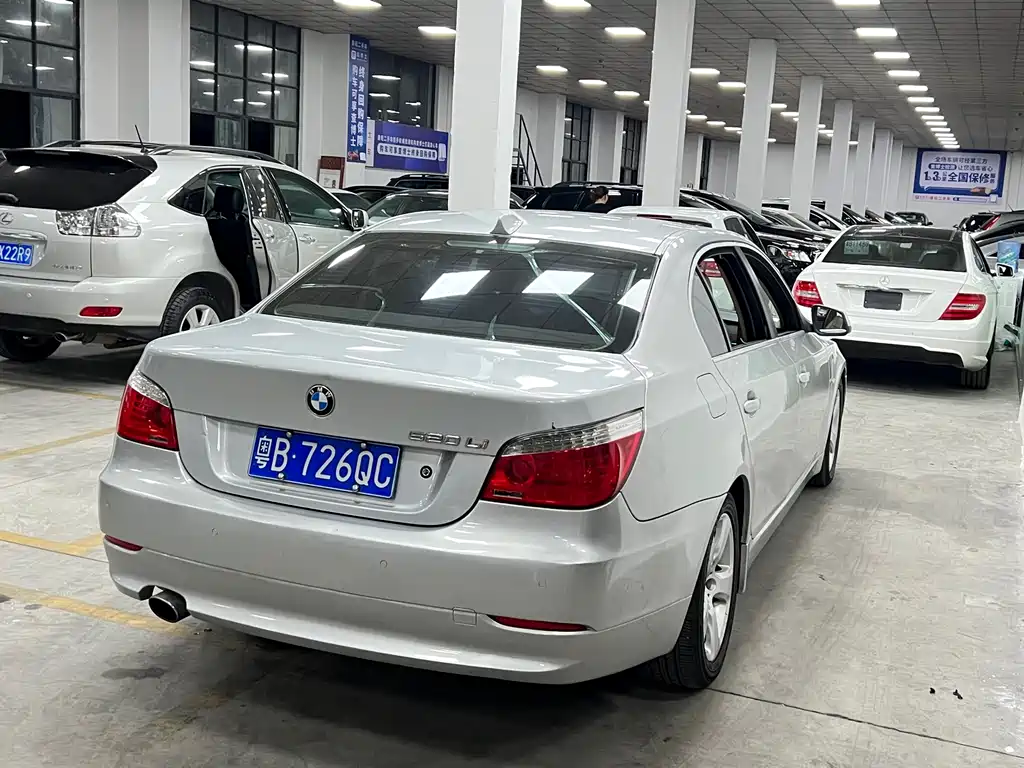 BMW 5 Series — миниатюра 6