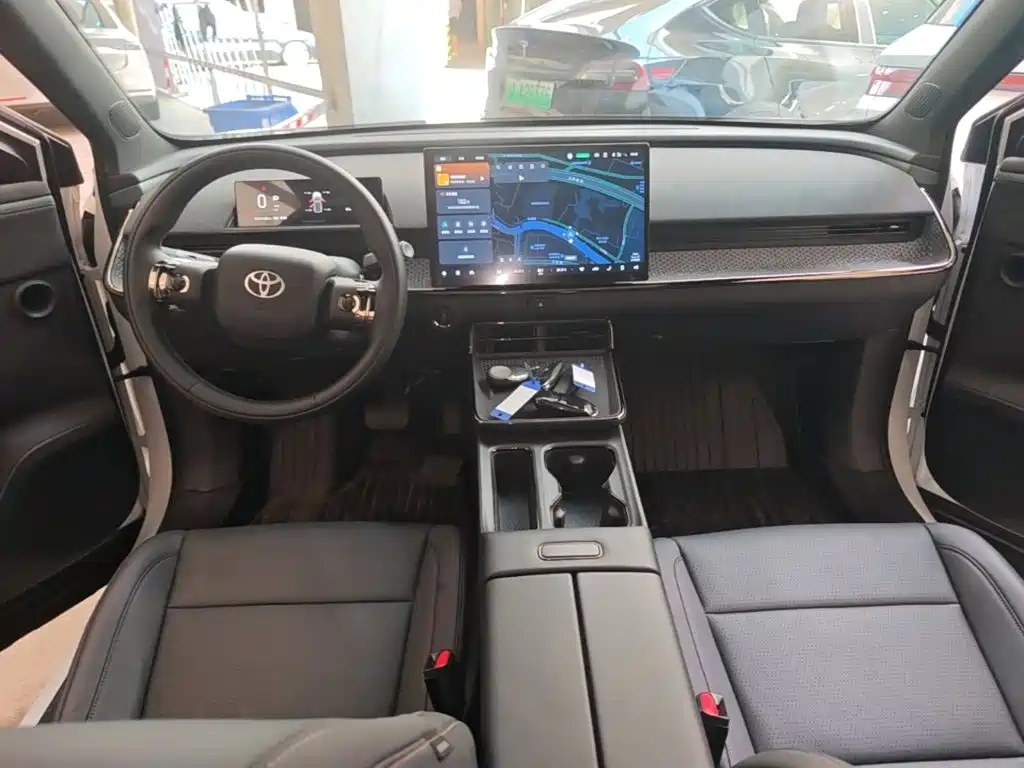 Toyota bZ3X — миниатюра 10