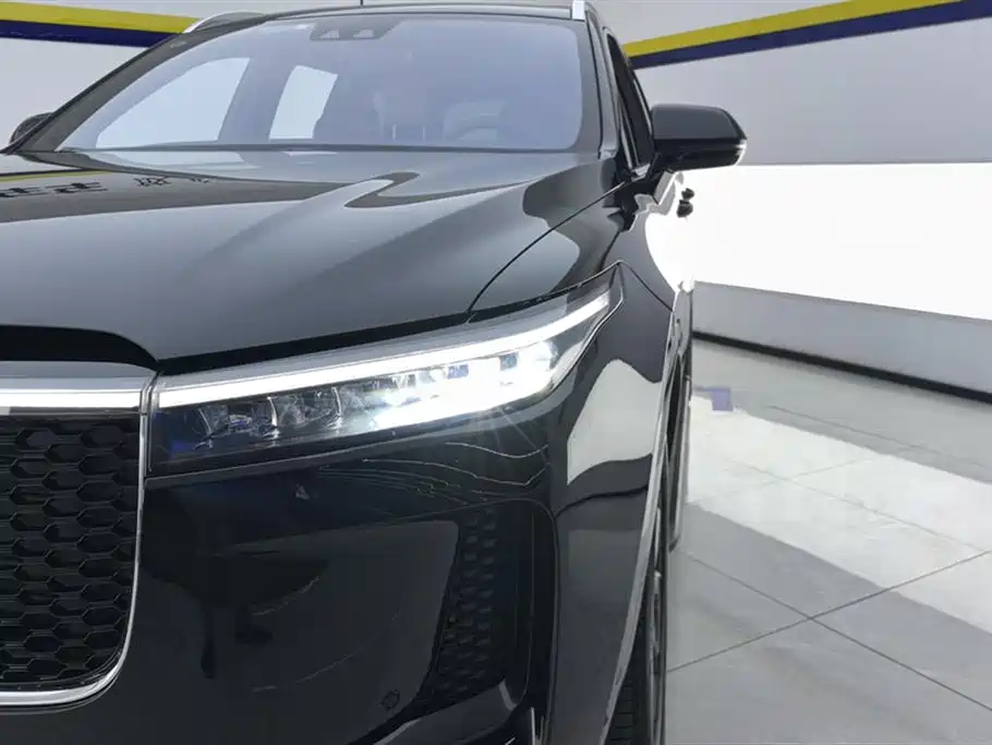 Li Auto ONE 2020 6 мест