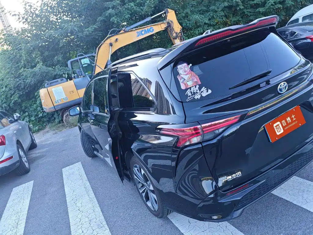 Toyota Granvia — миниатюра 4