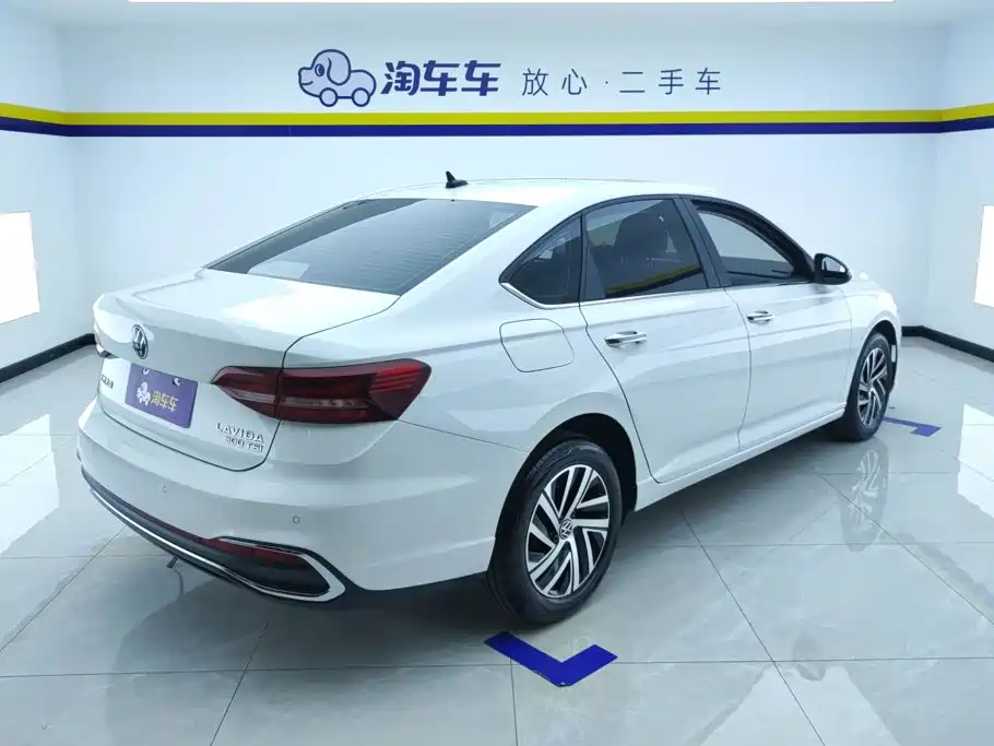 Volkswagen Lavida — миниатюра 3