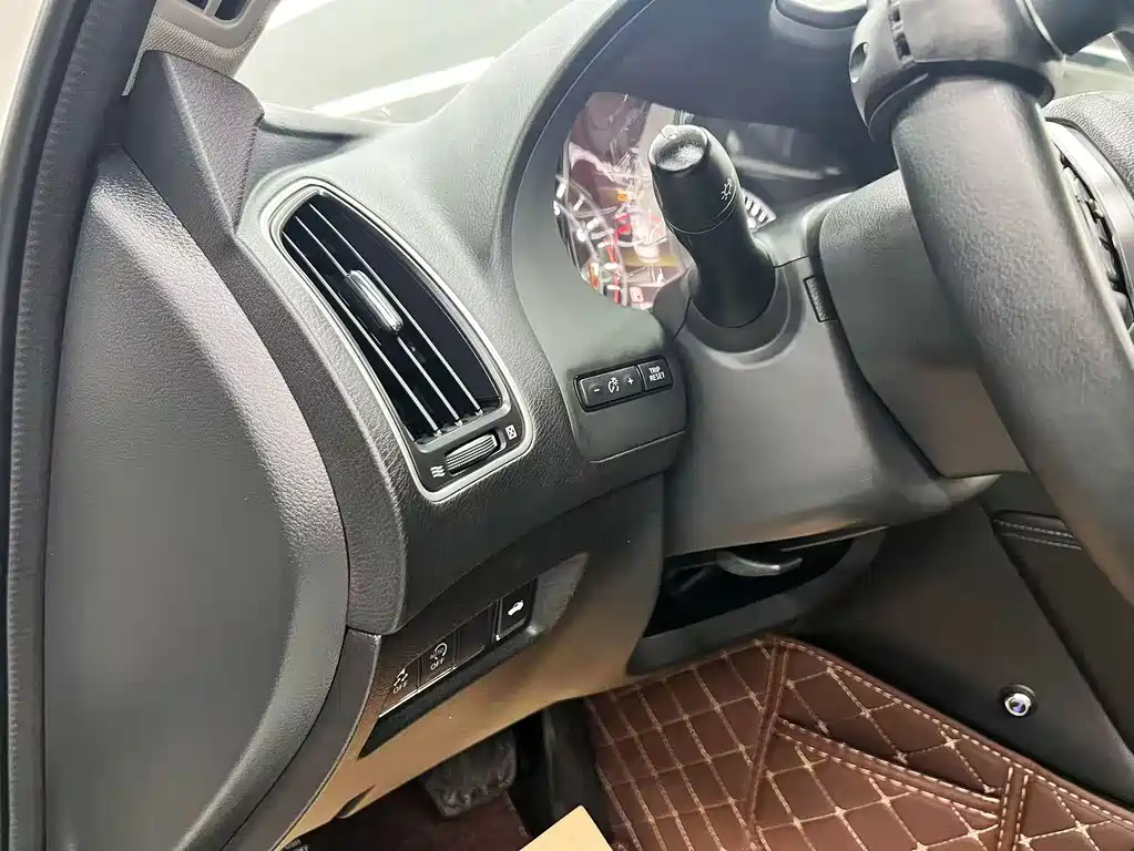 Infiniti Q50L — миниатюра 11