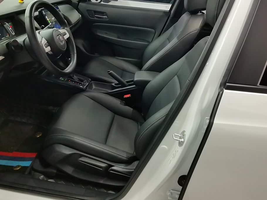 Honda Fit 1.5 л 2026 г. Белый, пробег 10600 км