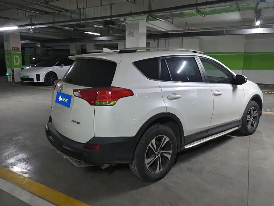 Toyota RAV4 — миниатюра 3