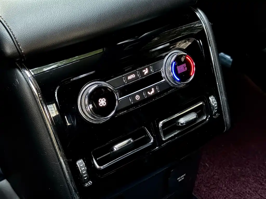 Lincoln Aviator — миниатюра 18