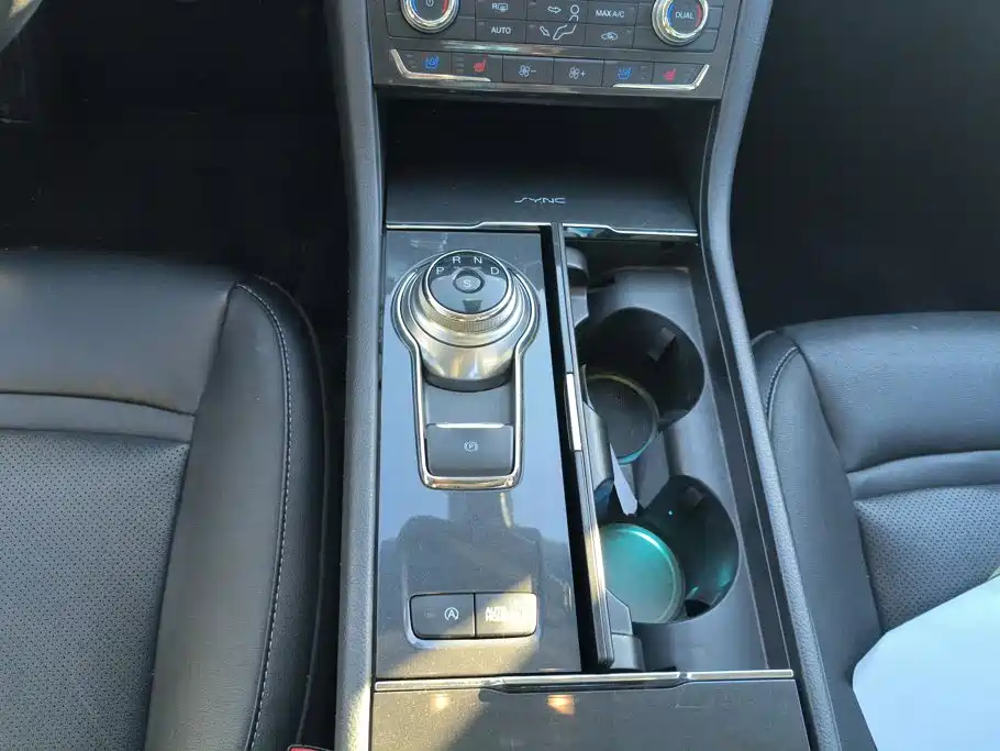 Ford Taurus — миниатюра 16