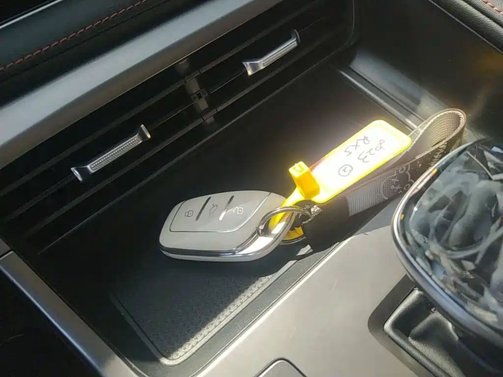 Roewe RX5 — миниатюра 9