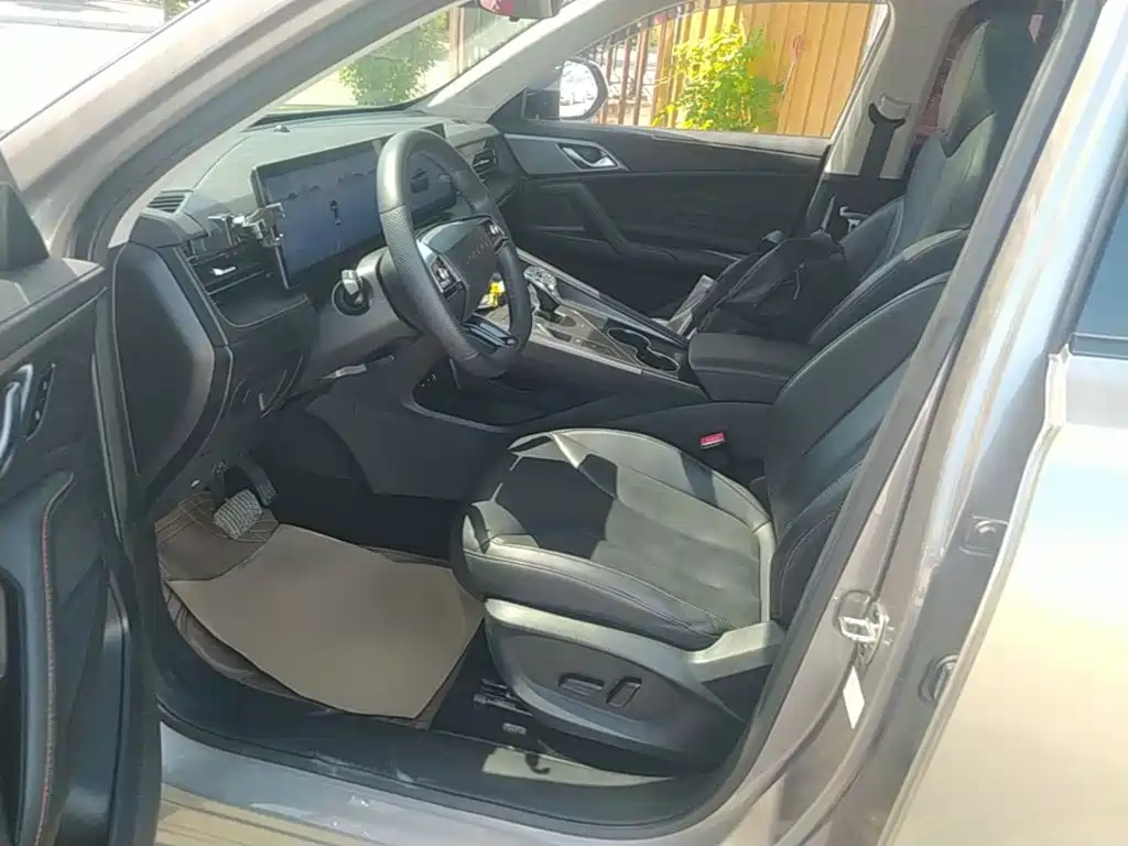 Roewe RX5 — миниатюра 15