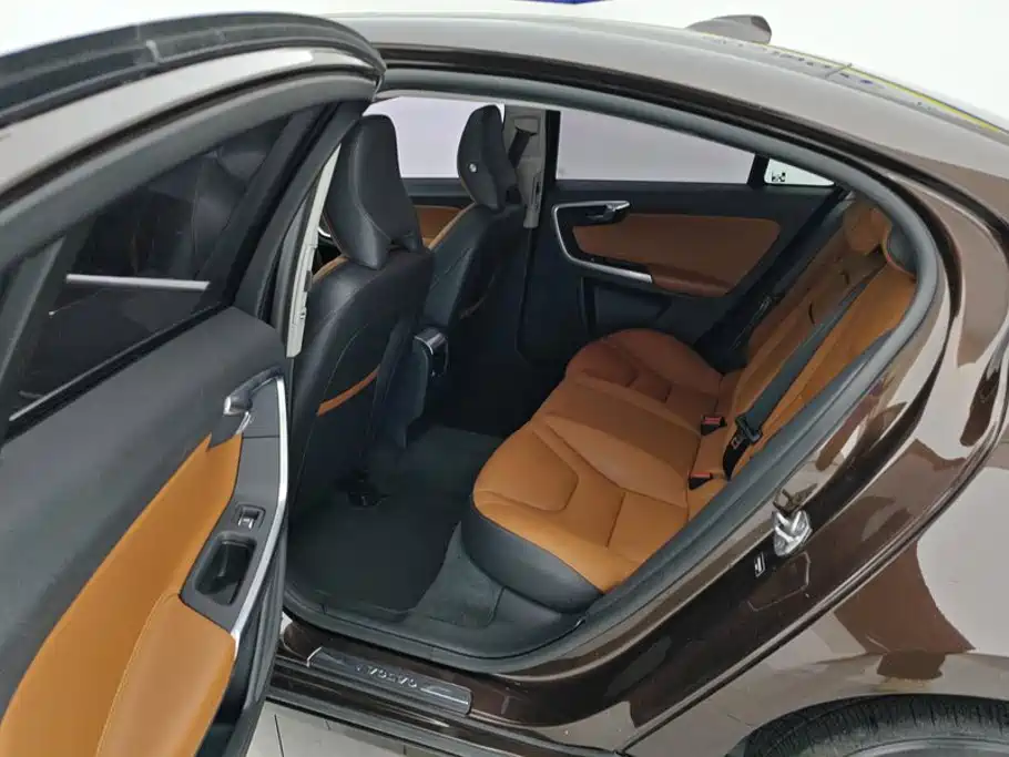 Volvo S60 — миниатюра 11
