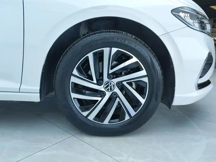 Volkswagen Lavida — миниатюра 6