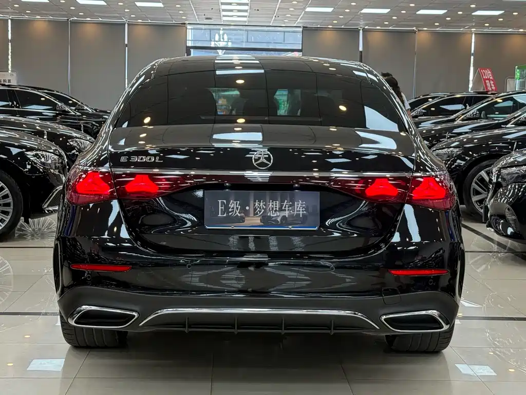 Mercedes-Benz E-Class — миниатюра 28