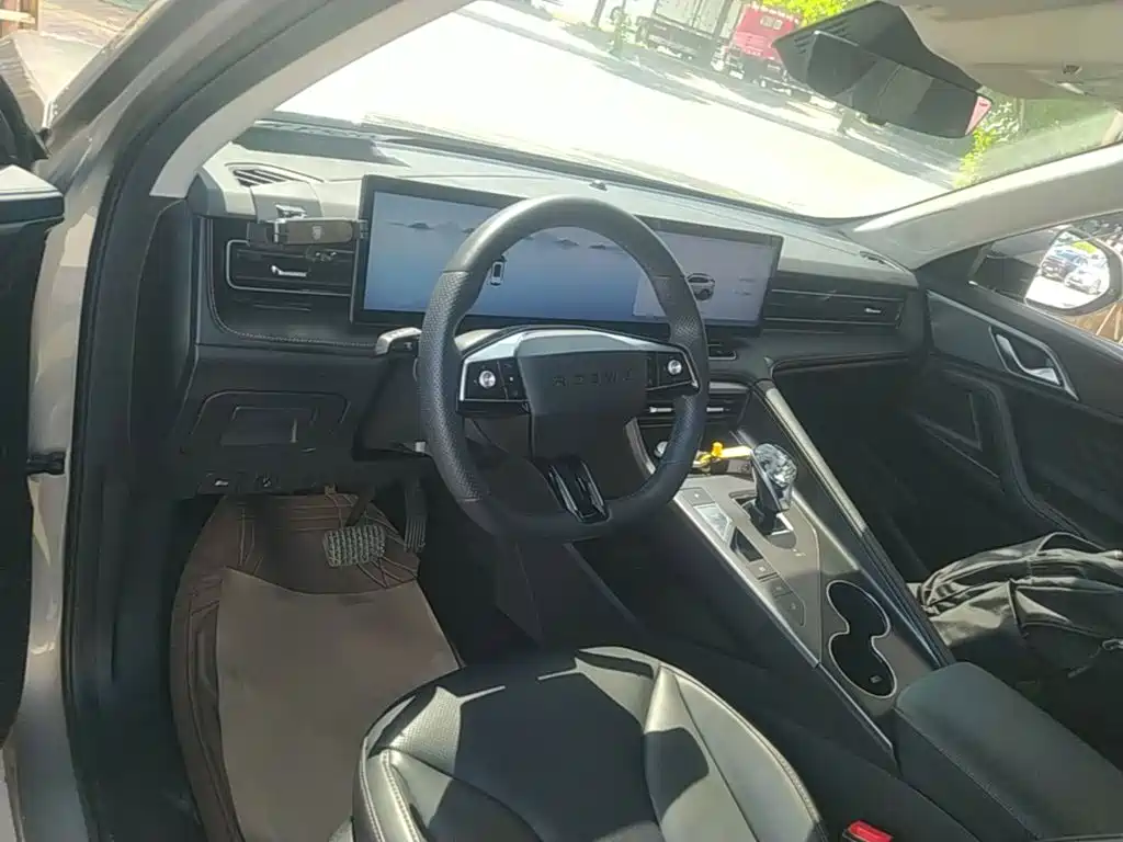 Roewe RX5 — миниатюра 10