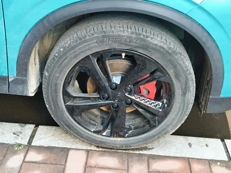 Geely Binyue — миниатюра 6